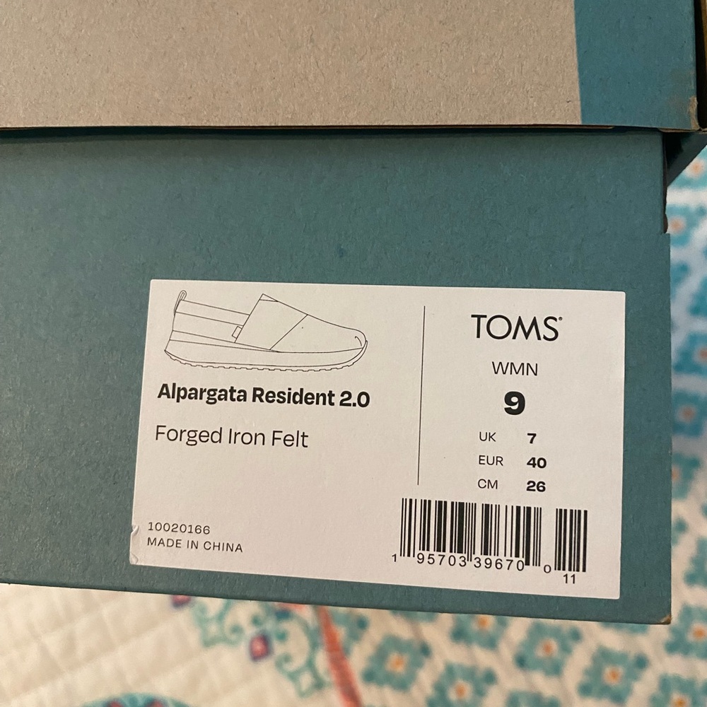 Women’s TOMS Alpargata Resident 2.0 size 9